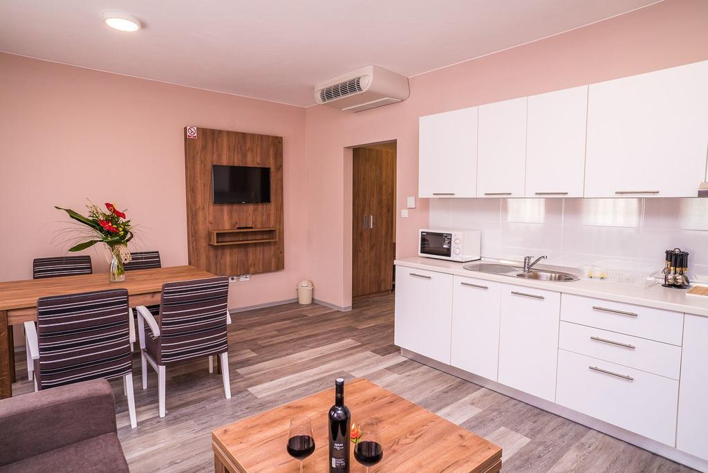 B&B Villa Angy Korenica Esterno foto
