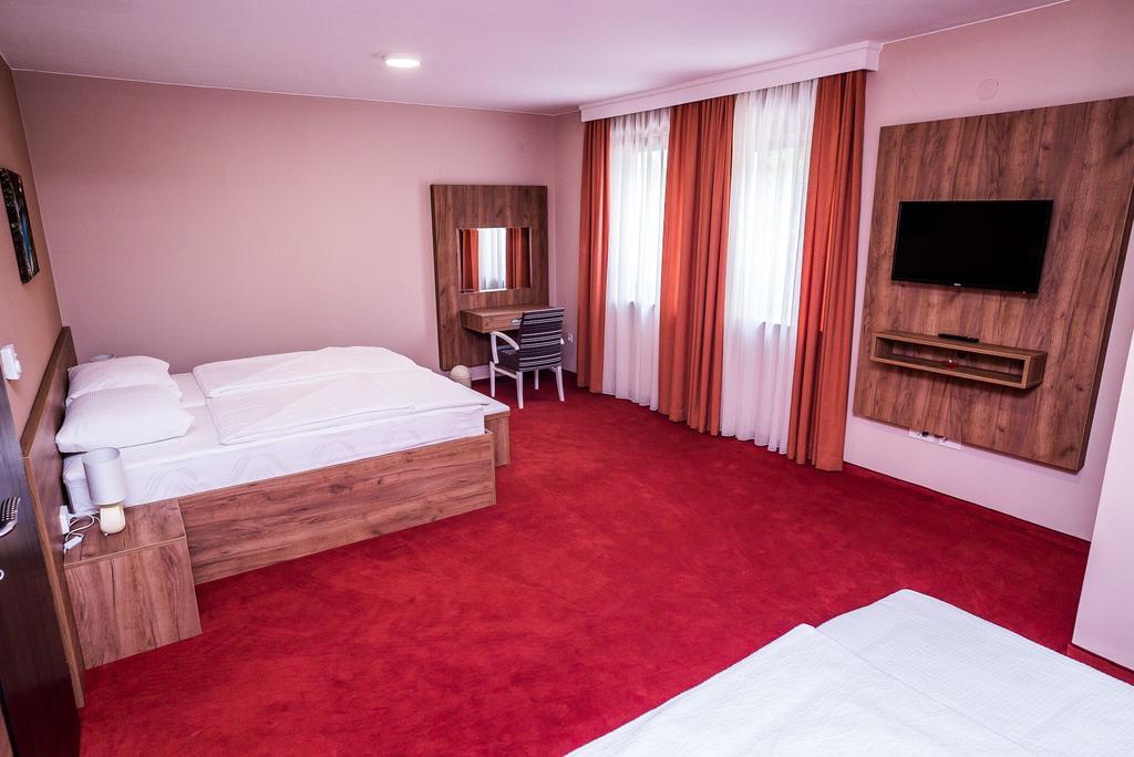 B&B Villa Angy Korenica Esterno foto