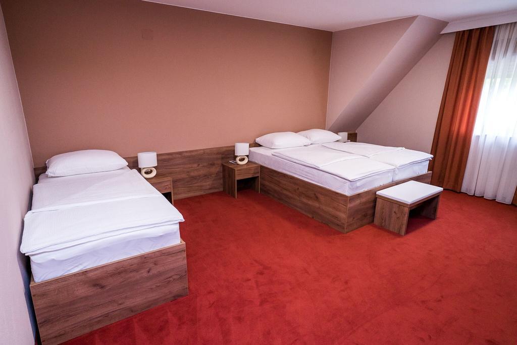 B&B Villa Angy Korenica Esterno foto