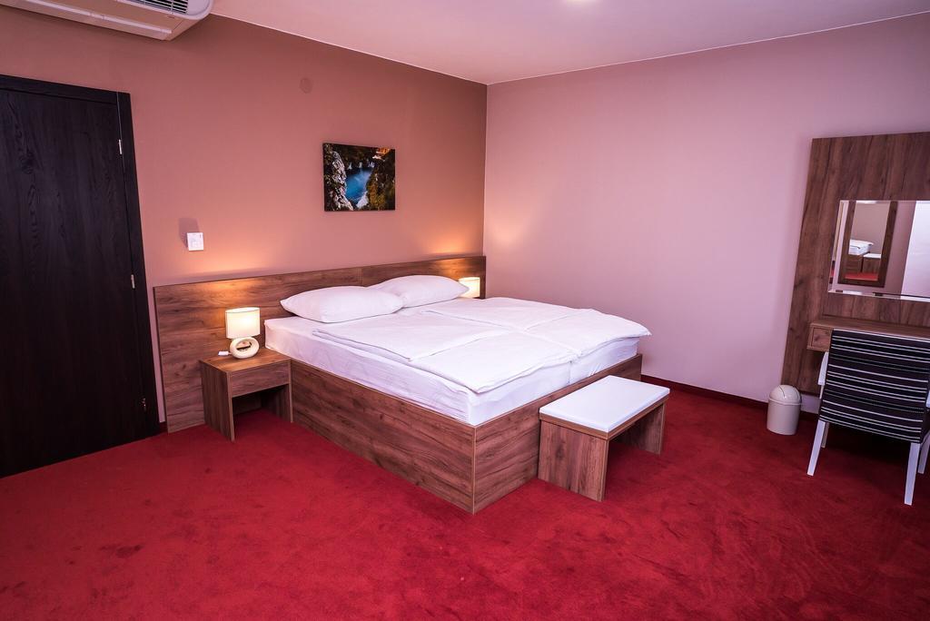 B&B Villa Angy Korenica Esterno foto