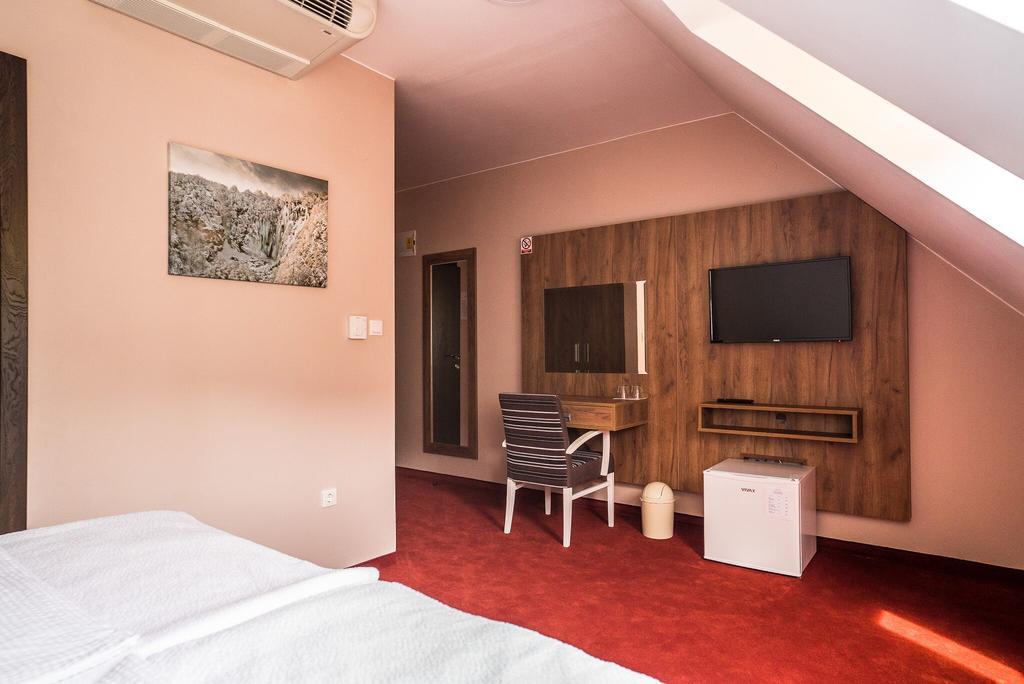 B&B Villa Angy Korenica Esterno foto