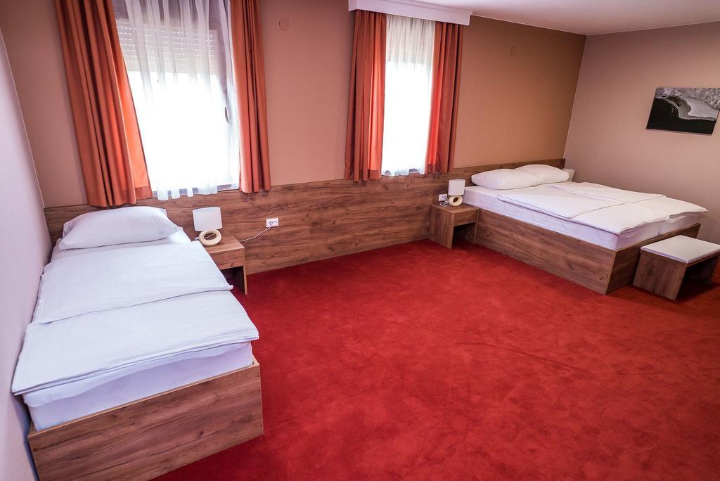 B&B Villa Angy Korenica Esterno foto